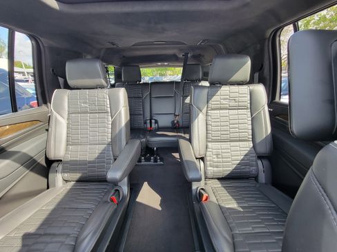 Used 2023 Cadillac Escalade ESV Sport Platinum image 18