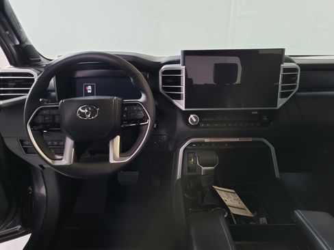 New 2025 Toyota Tundra Platinum image 38