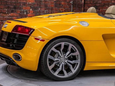 Used 2011 Audi R8 V10 AWD/4WD image 12