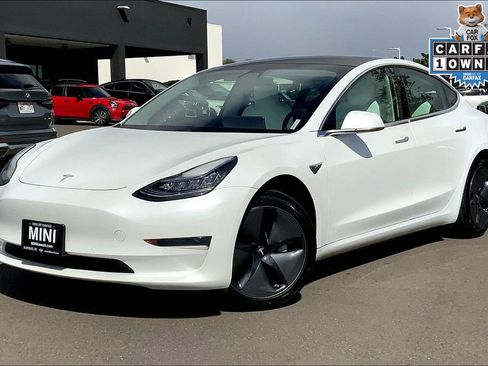 Used 2020 Tesla Model 3 Standard Range Plus image 2