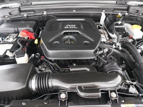 Used 2020 Jeep Wrangler Unlimited Sahara image 30