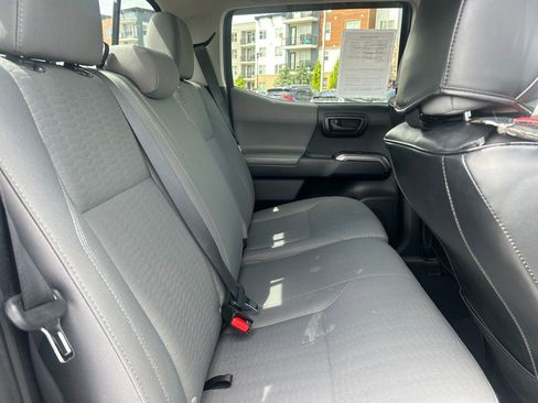 Used 2019 Toyota Tacoma SR5 AWD/4WD image 31