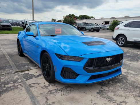 Used 2025 Ford Mustang GT RWD image 1