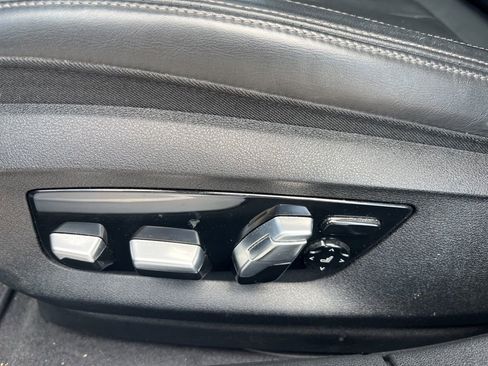 Used 2020 BMW 750i xDrive w/ Executive Package image 12