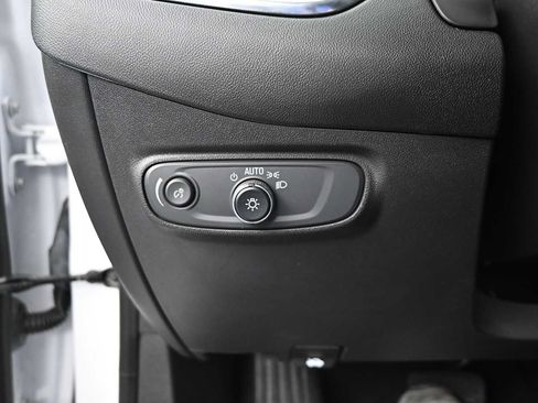 Used 2023 Chevrolet Equinox LS w/ LS Convenience Package AWD/4WD image 13