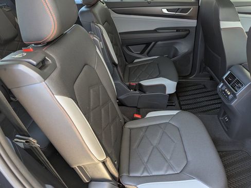 New 2026 Volkswagen Atlas Peak Edition image 35