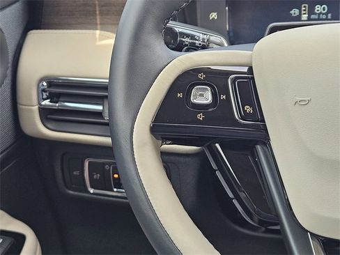 New 2025 Lincoln Corsair Reserve w/ Equipment Group 202A image 26