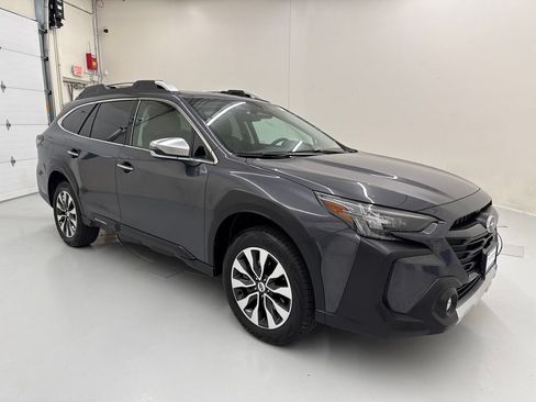 Certified 2023 Subaru Outback Touring AWD/4WD image 7