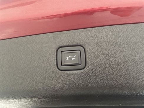 Certified 2022 Chevrolet Blazer Premier image 16