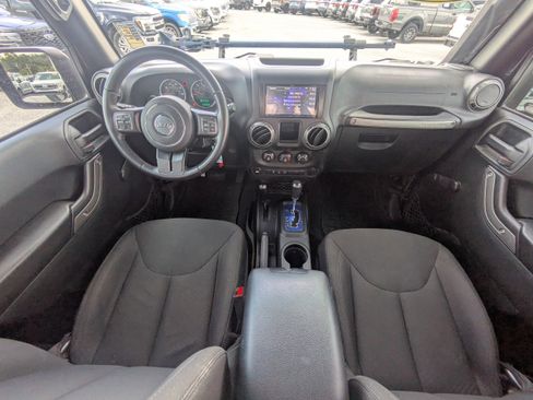 Used 2018 Jeep Wrangler Sport AWD/4WD image 15