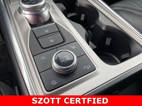 Used 2020 Ford Explorer Platinum w/ Premium Technology Package image 29