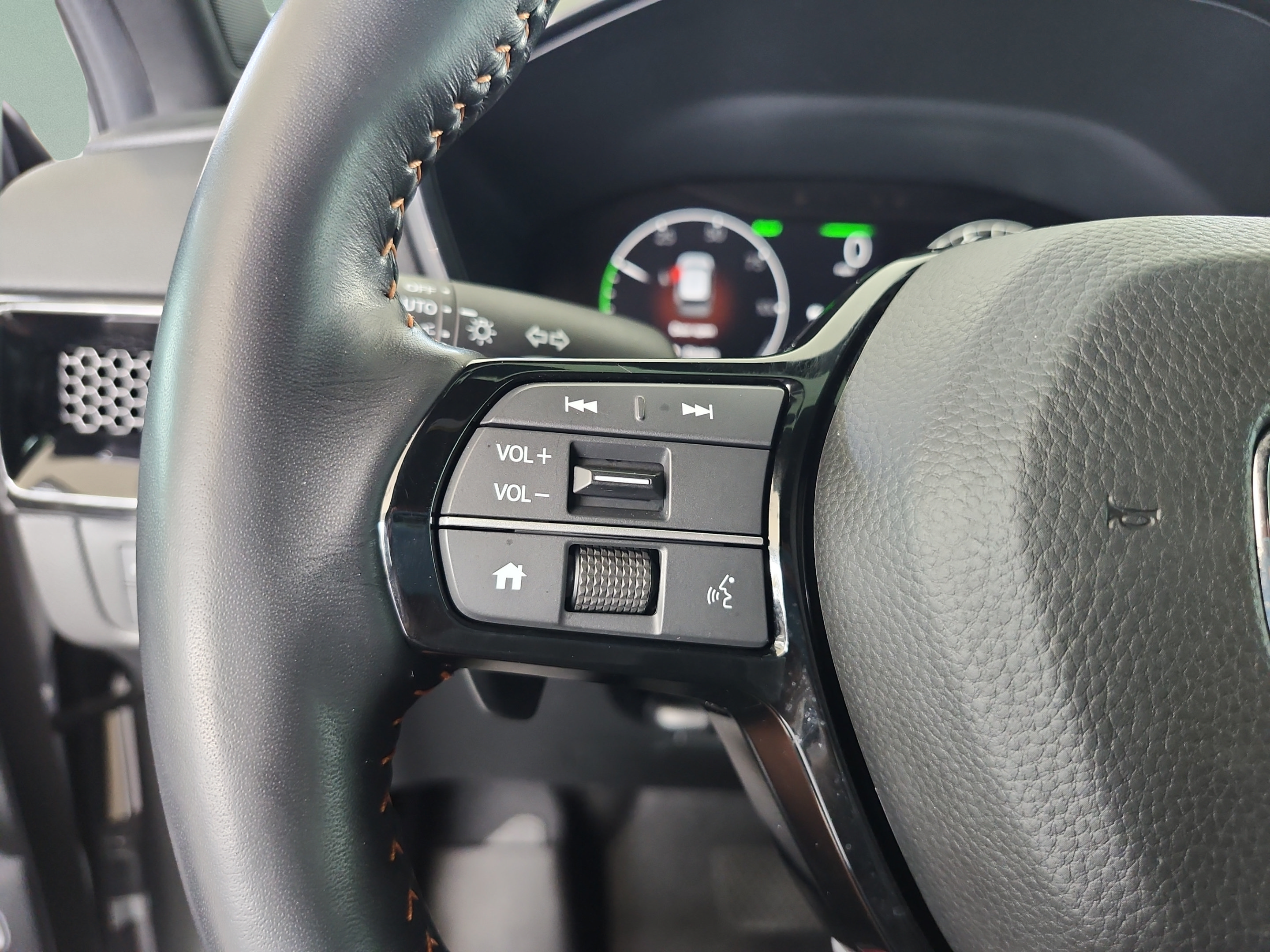 Used 2025 Honda CR-V Sport Touring image 13