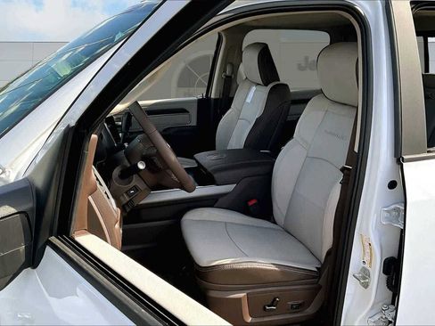 New 2025 RAM 3500 Laramie image 12