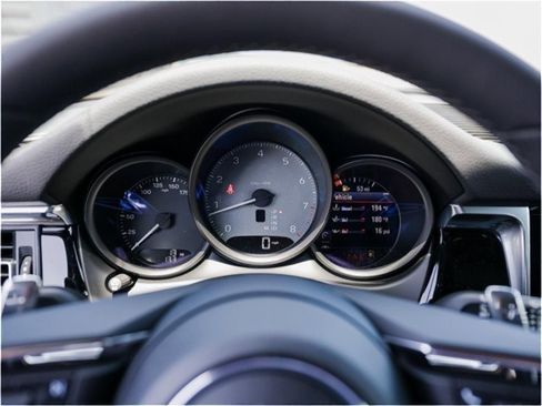 New 2025 Porsche Macan S image 15