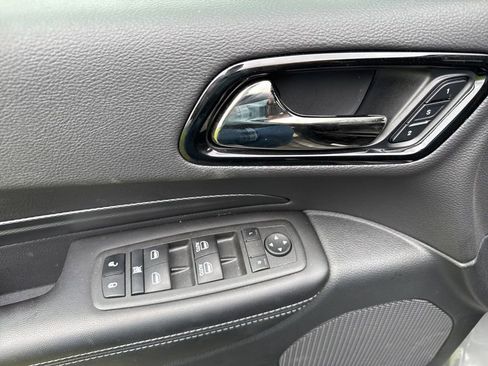 Used 2022 Dodge Durango GT image 23