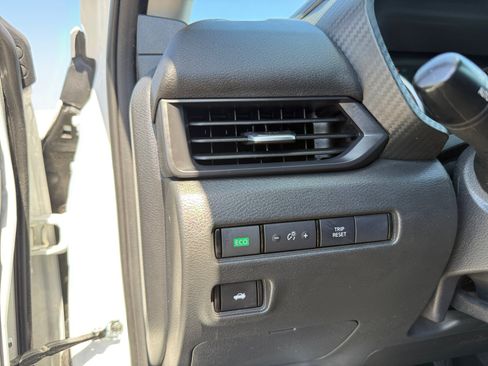 Used 2024 Nissan Sentra S FWD image 17