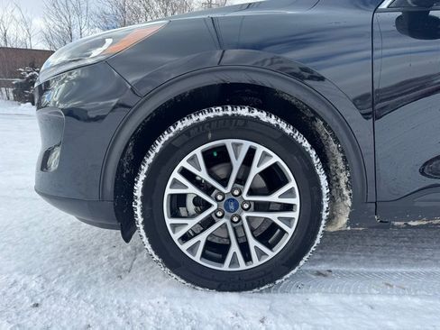 Used 2020 Ford Escape SEL image 9