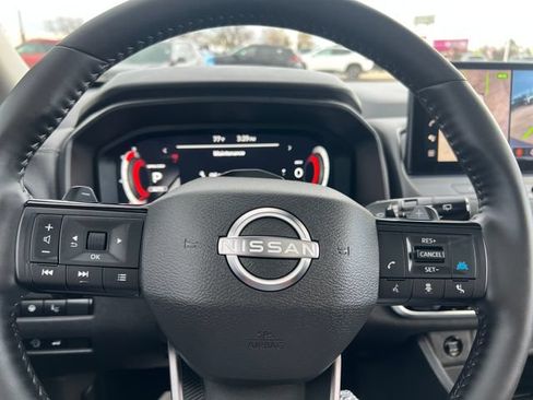 Used 2025 Nissan Rogue SL w/ Tech Package AWD/4WD image 36