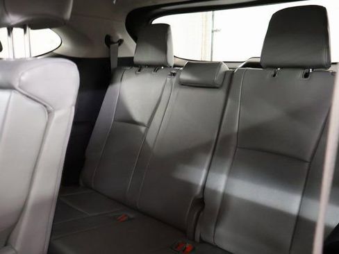 Used 2022 Toyota Highlander Limited FWD image 31