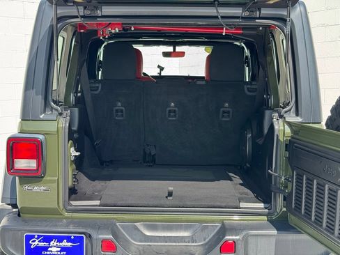 Used 2020 Jeep Wrangler Unlimited Rubicon AWD/4WD image 17
