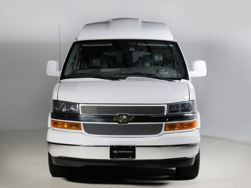 Used 2022 Chevrolet Express 2500 Extended w/ Enhanced Convenience Package RWD image 8