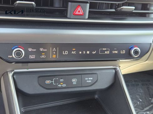 Certified 2026 Kia Carnival LX FWD image 20