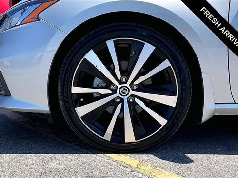 Used 2022 Nissan Altima 2.5 SR FWD image 32