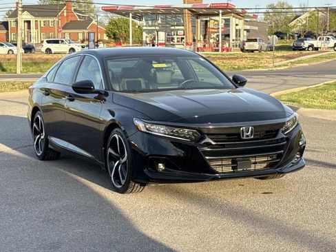 Used 2022 Honda Accord Sport image 2