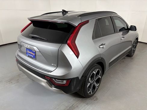 Used 2023 Kia Niro SX Touring FWD image 8