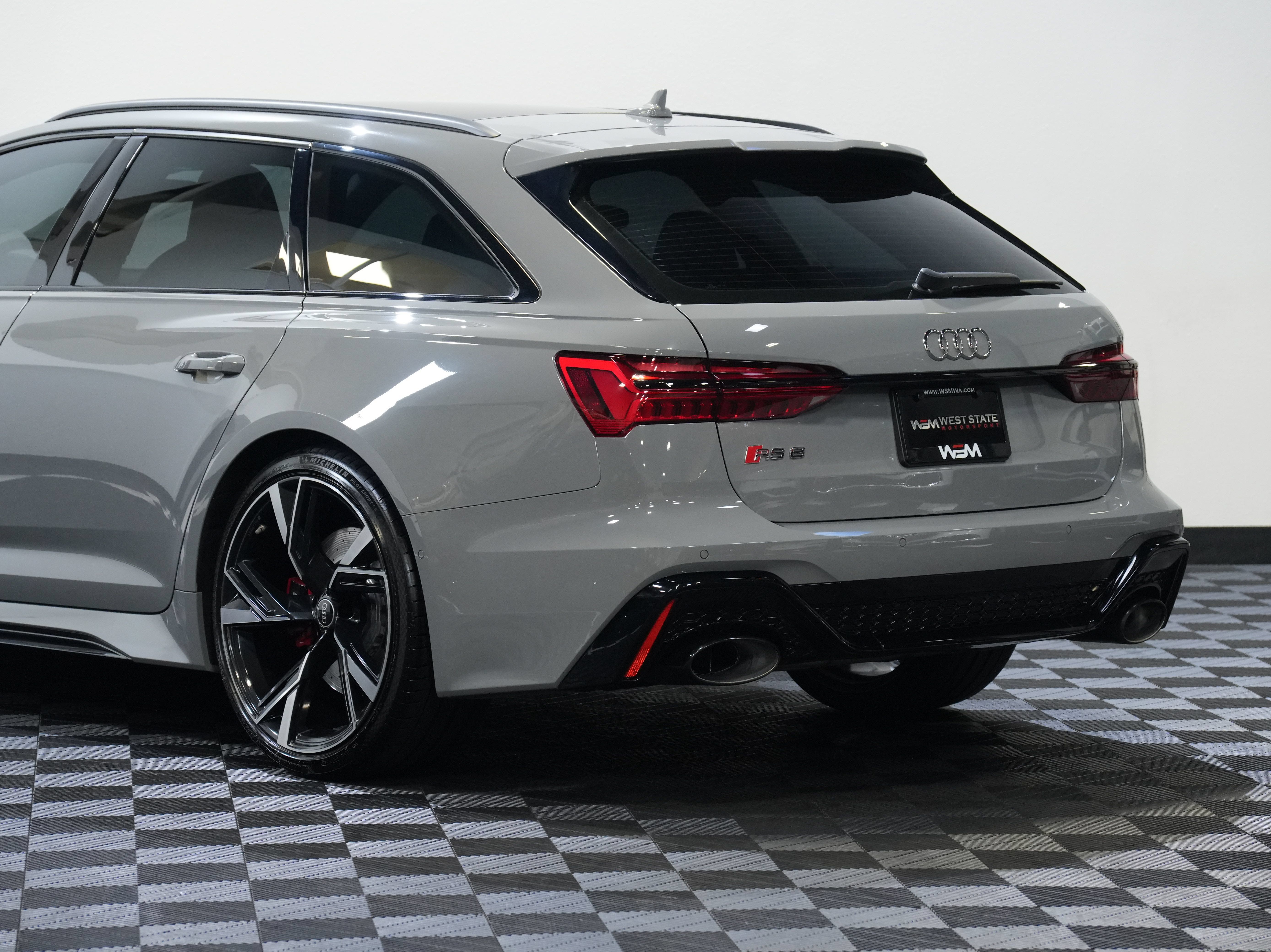 Used 2022 Audi RS 6 AWD/4WD image 16