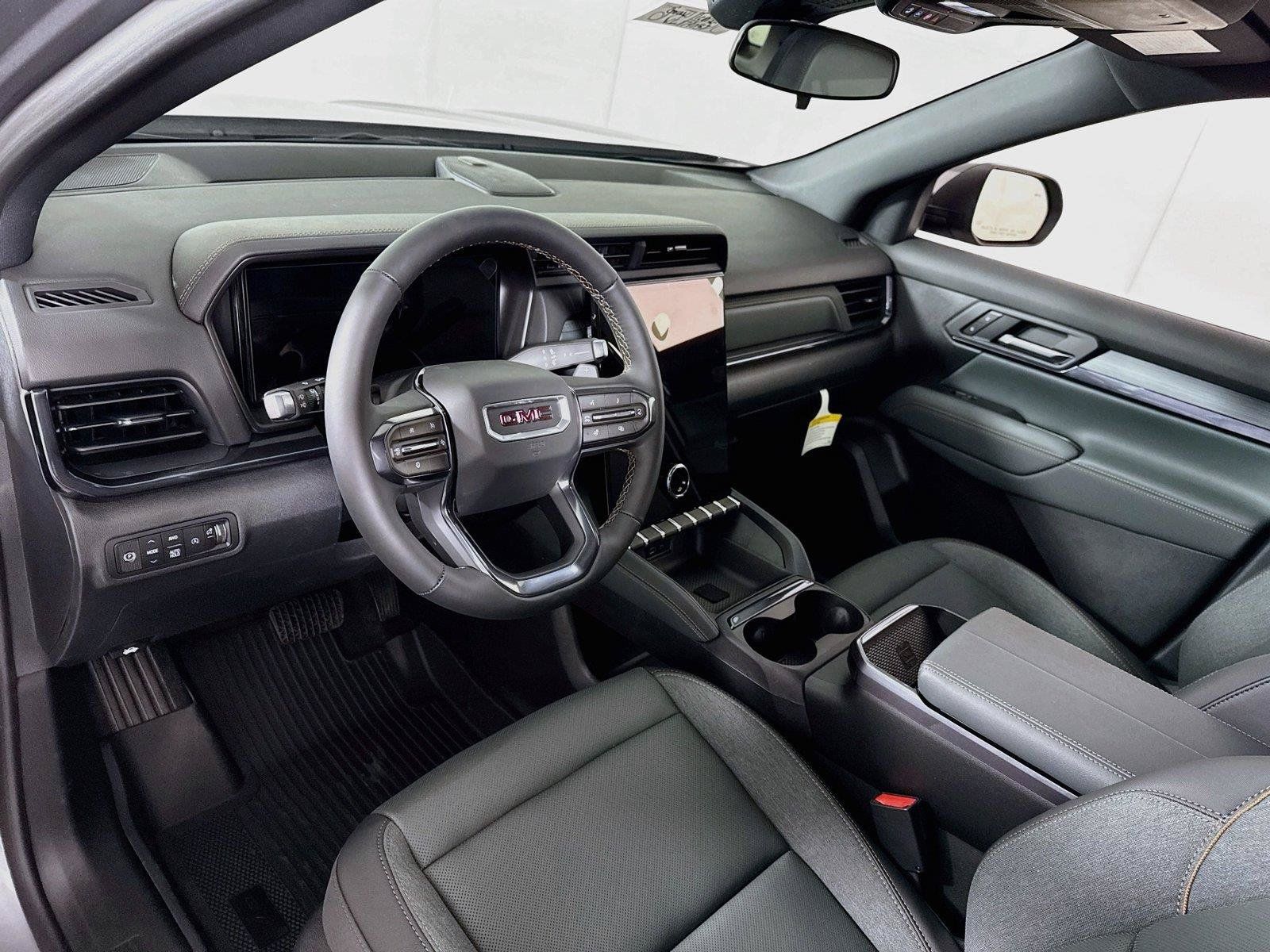 New 2027 GMC Terrain AT4 w/ Convenience Package III AWD/4WD image 3