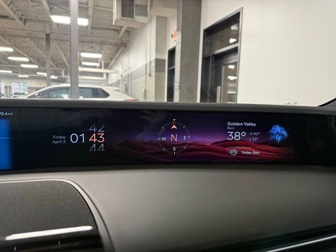 Used 2024 Lincoln Nautilus Premier w/ Equipment Group 102A image 11