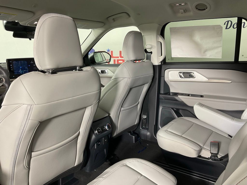 New 2026 Ford Explorer Active w/ Active Comfort Package RWD image 15