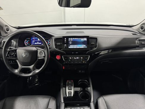 Used 2022 Honda Pilot Touring image 16