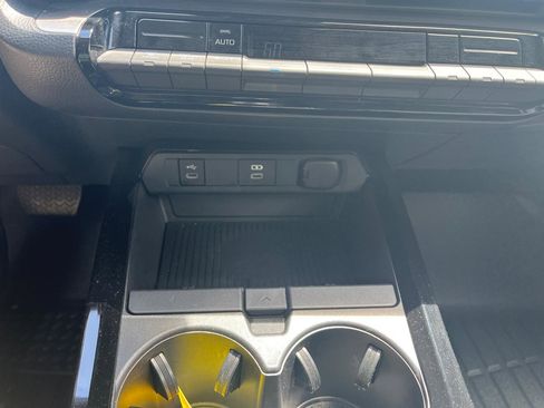 Used 2024 Toyota Prius LE image 28