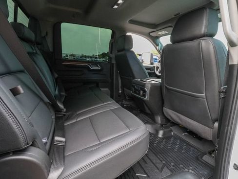 Used 2025 GMC Sierra 3500 Denali w/ Denali Reserve Package AWD/4WD image 26