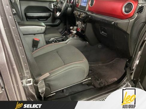 Used 2021 Jeep Wrangler Unlimited Rubicon w/ Dual Top Group AWD/4WD image 14