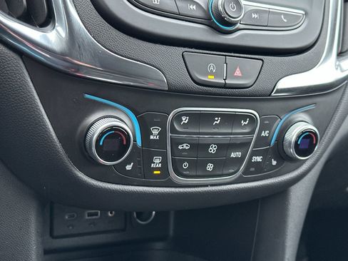 Used 2024 Chevrolet Equinox LT image 20