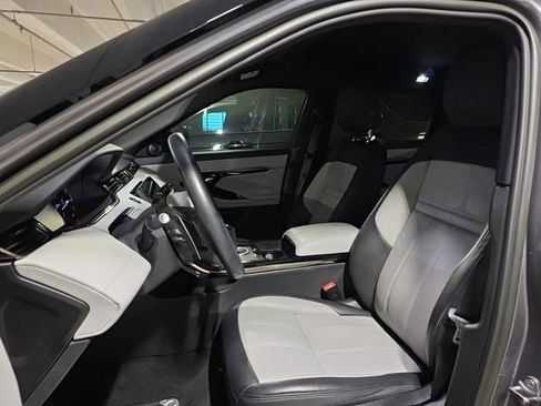 Used 2023 Land Rover Range Rover Evoque R-Dynamic SE image 9