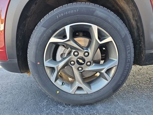 Used 2025 Chevrolet Trax LT w/ Driver Confidence Package image 24