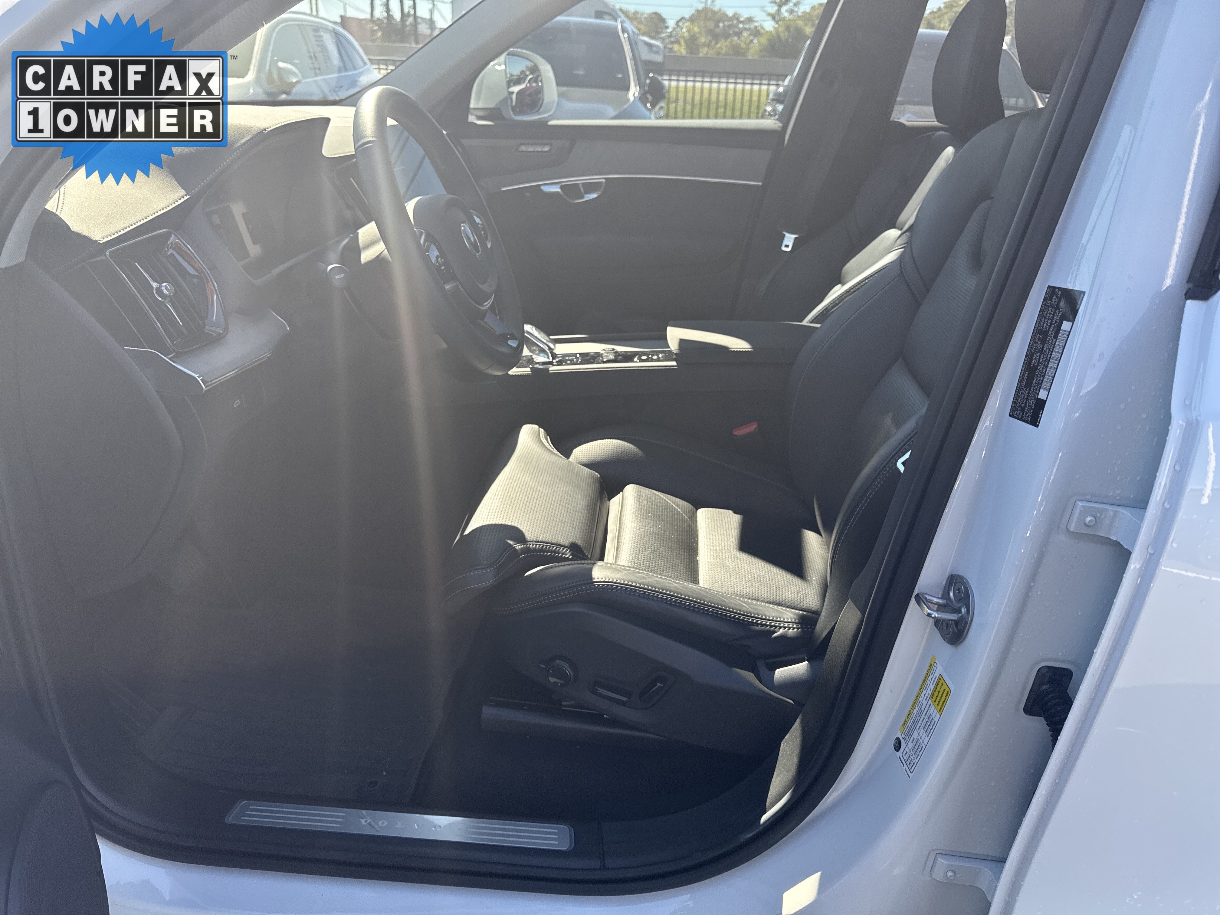 Used 2025 Volvo XC90 B6 Ultra w/ Protection Package Premier AWD/4WD image 16
