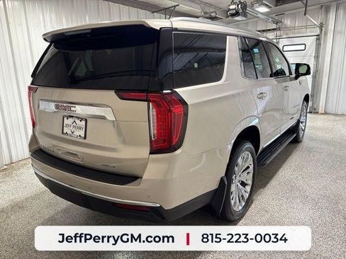 Used 2021 GMC Yukon SLT w/ SLT Luxury Plus Package AWD/4WD image 3