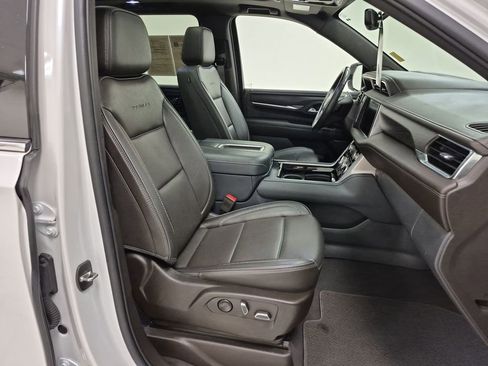 Certified 2022 GMC Yukon XL Denali w/ Denali Premium Package image 29