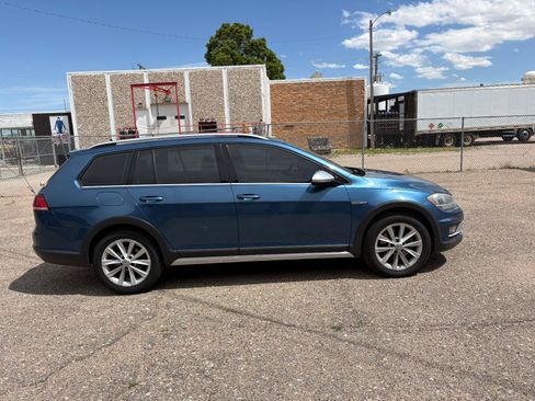 Used 2019 Volkswagen Golf Alltrack S AWD/4WD image 9