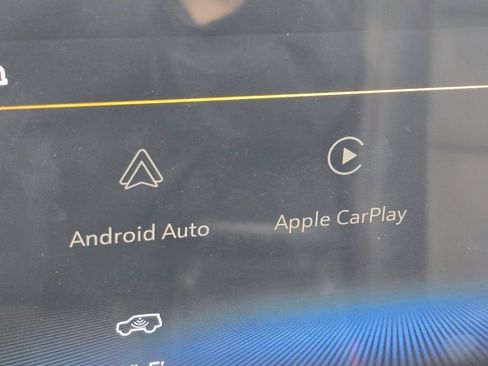 Used 2024 Chevrolet Trax RS w/ Sunroof Package image 4