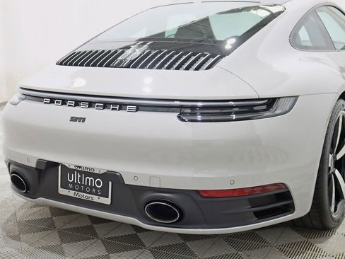 Used 2022 Porsche 911 Carrera 4 AWD/4WD image 12