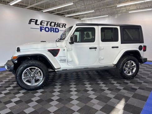 Used 2021 Jeep Wrangler Unlimited Sahara image 3