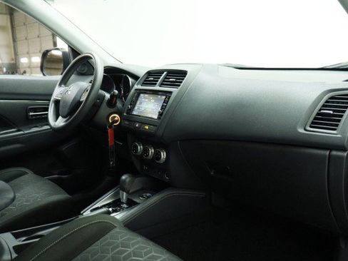 Used 2023 Mitsubishi Outlander Sport ES AWD/4WD image 21