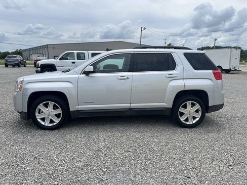 Used 2011 GMC Terrain SLE w/ Convenience Package FWD image 2