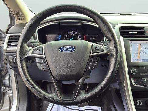 Used 2020 Ford Fusion SE AWD/4WD image 26